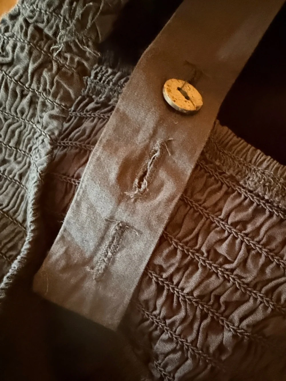 Free People Women’s Zola Black Sleeveless Smocked Button-Front Top - Picture 4 of 6